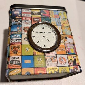 🌙 B151 Fossil Colorful Graphic Tin with Clock